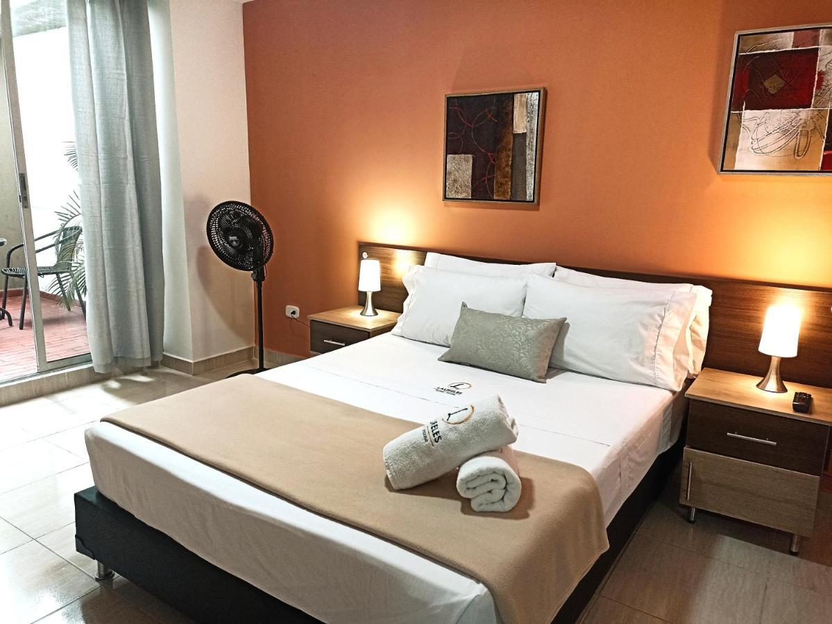 Laureles Guest House Lgh Hotel Medellín Extérieur photo