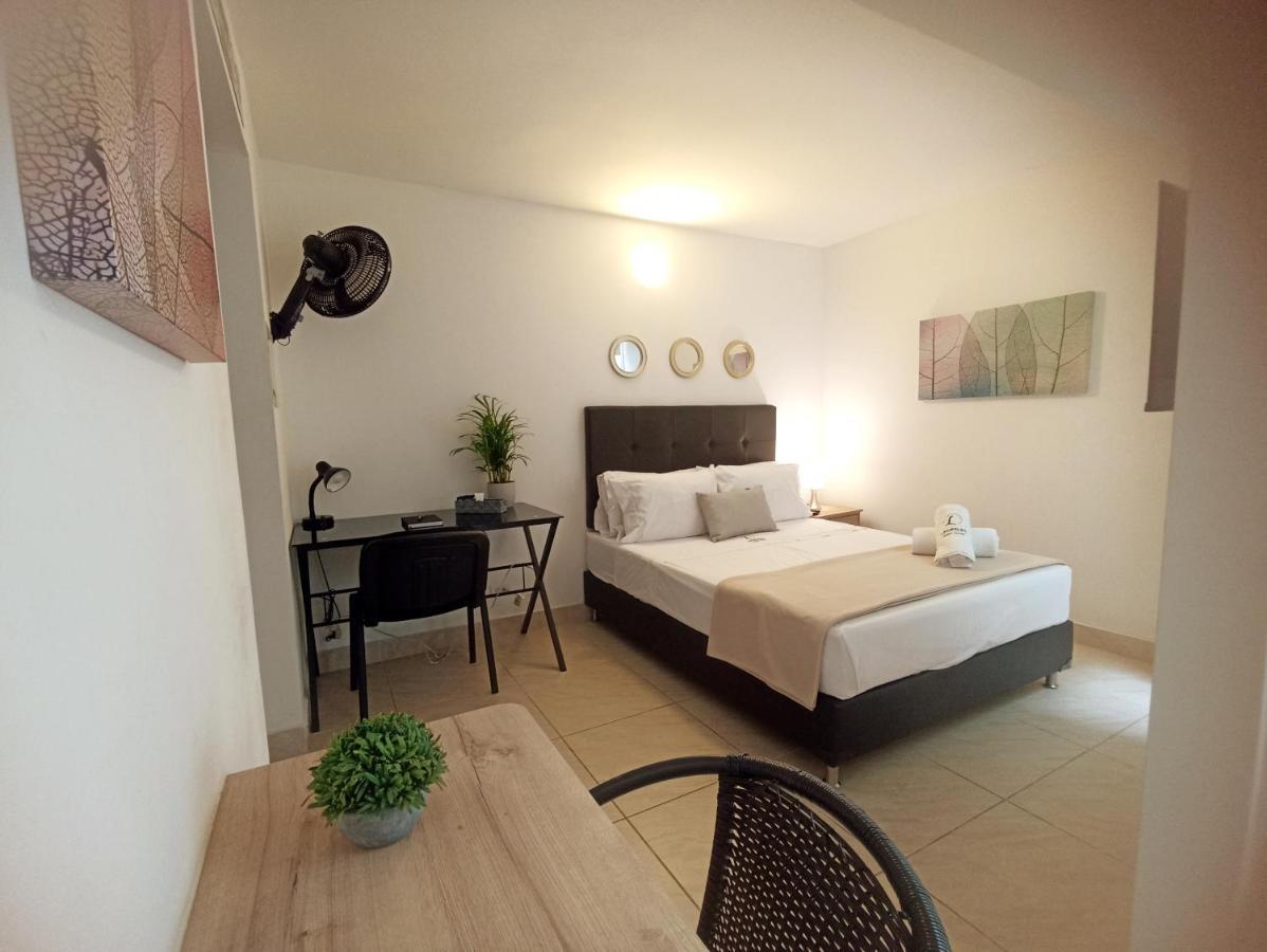 Laureles Guest House Lgh Hotel Medellín Extérieur photo