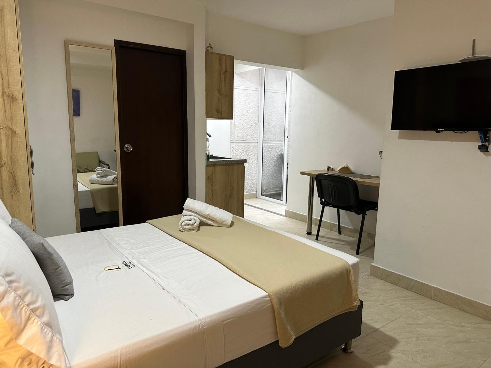 Laureles Guest House Lgh Hotel Medellín Extérieur photo