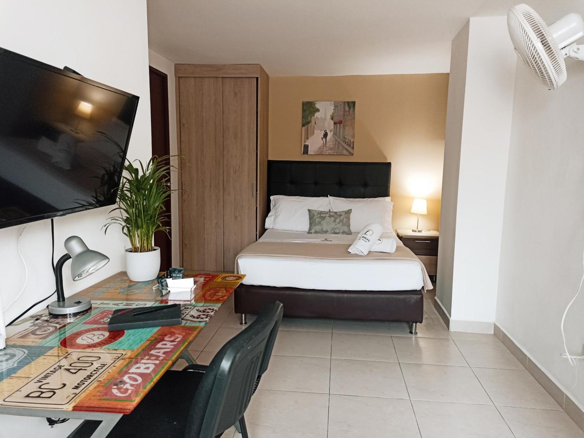 Laureles Guest House Lgh Hotel Medellín Extérieur photo