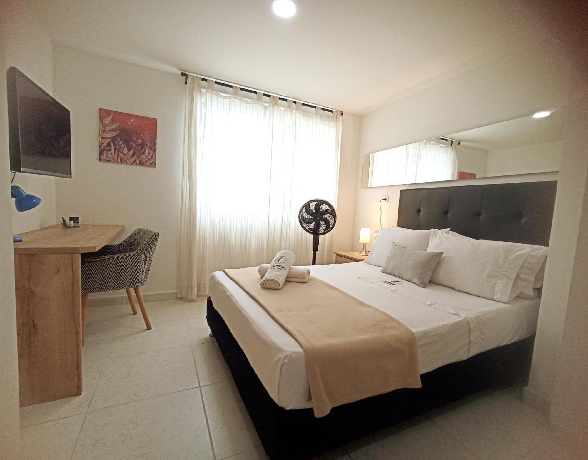 Laureles Guest House Lgh Hotel Medellín Extérieur photo