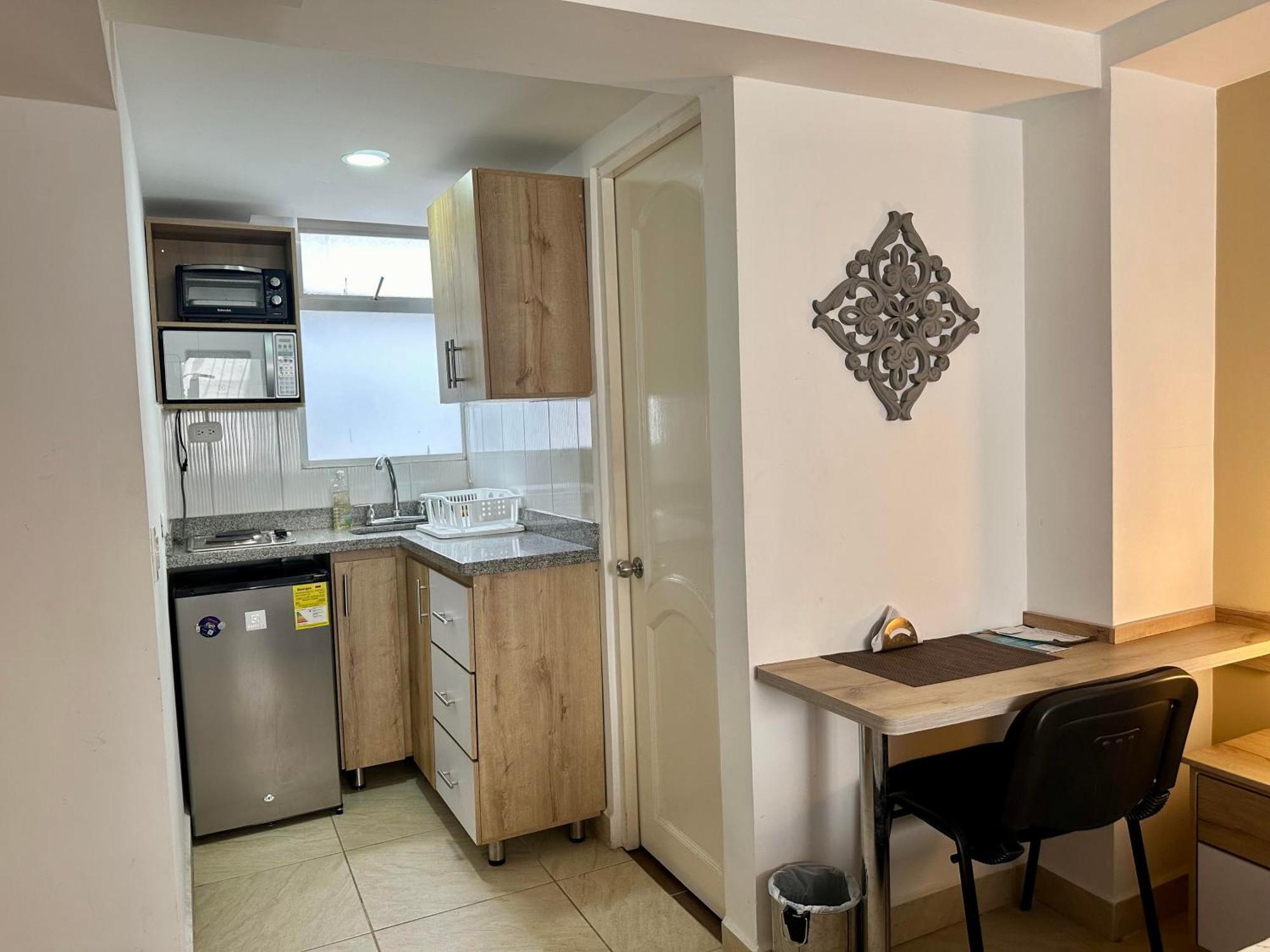 Laureles Guest House Lgh Hotel Medellín Extérieur photo